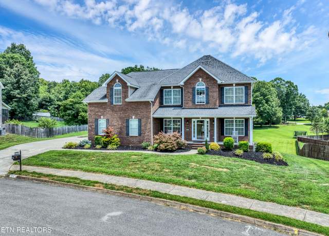 Property at 4318 Edenfield Dr, Knoxville, TN 37938, 4 beds, 2.5 baths