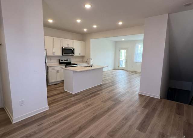 Property at 302 Williams Ave #110, Madison, TN 37115, 3 beds, 3.5 baths