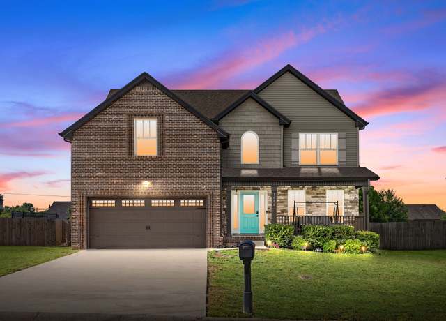 Property at 1006 Sunrise Dr, Clarksville, TN 37042, 3 beds, 2.5 baths