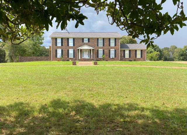 Property at 121 Old Jackson Hwy, Leoma, TN 38468, 4 beds, 3.5 baths