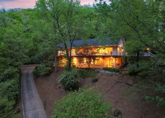 Property at 6607 Ormond Dr, Nashville, TN 37205, 4 beds, 3 baths