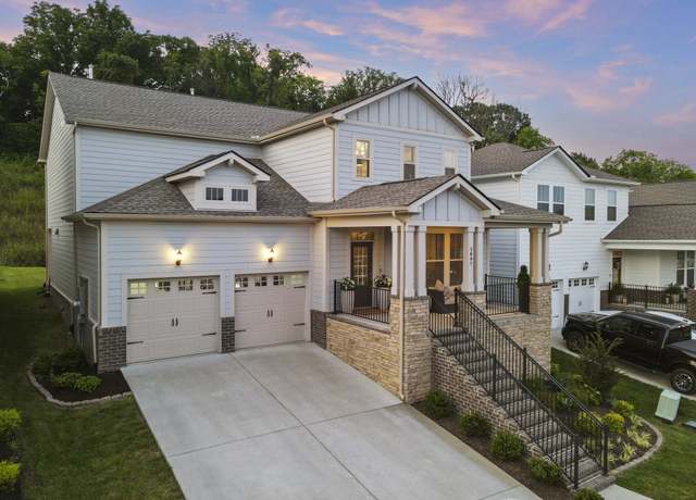 Property at 1097 Pebble Run Rd, Hendersonville, TN 37075, 4 beds, 3 baths