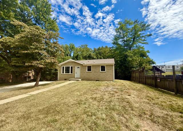Property at 694 Shelton Ct, Clarksville, TN 37040, 3 beds, 1 bath