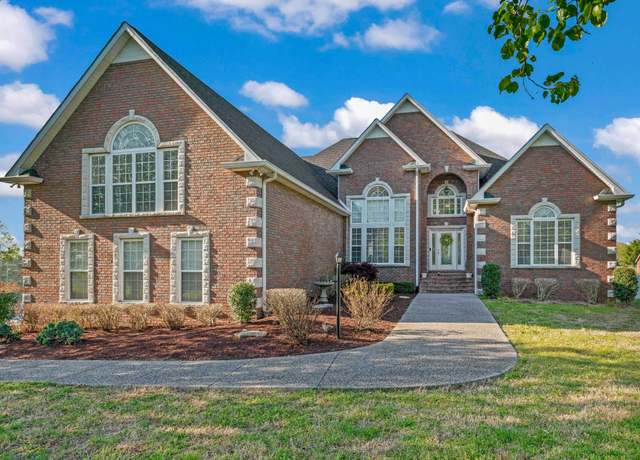 Property at 842 Shun Pike, Cottontown, TN 37048, 3 beds, 4.5 baths
