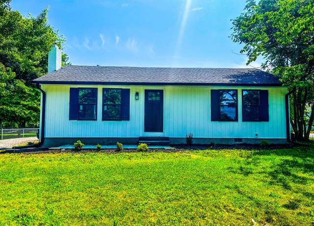 Property at 1100 S Russell St, Portland, TN 37148, 2 beds, 1 bath