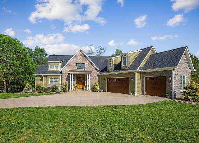 Property at 17 Admiral Ln, Rock Island, TN 38581, 4 beds, 4 baths