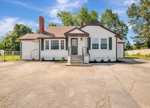 Property at 806 Highway 70 E, Dickson, TN 37055, 4 beds, 2 baths