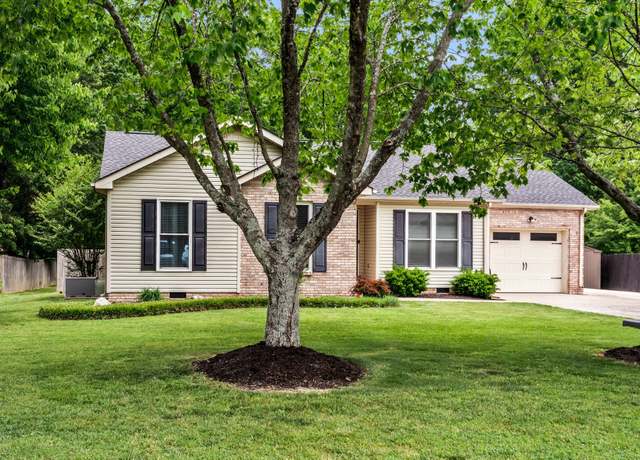 Property at 2029 Skyline Dr, Goodlettsville, TN 37072, 3 beds, 2 baths