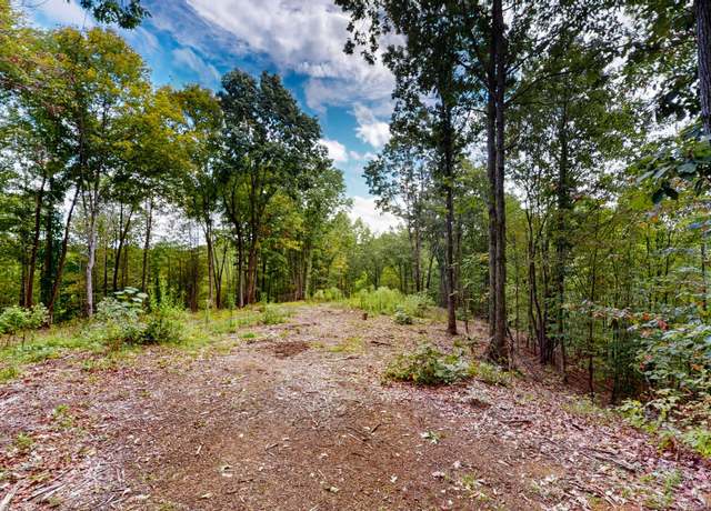 Property at 352 Briarwood Dr, Linden, TN 37096