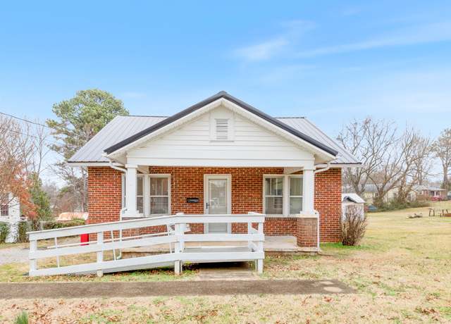 Property at 710 Old Charlotte Rd, White Bluff, TN 37187, 4 beds, 1.5 baths
