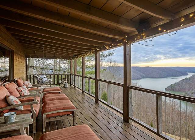 Property at 207 Dillon Rd, Baxter, TN 38544, 3 beds, 3 baths