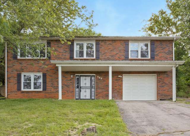 Property at 902 Dominion Dr, Clarksville, TN 37042, 3 beds, 2.5 baths