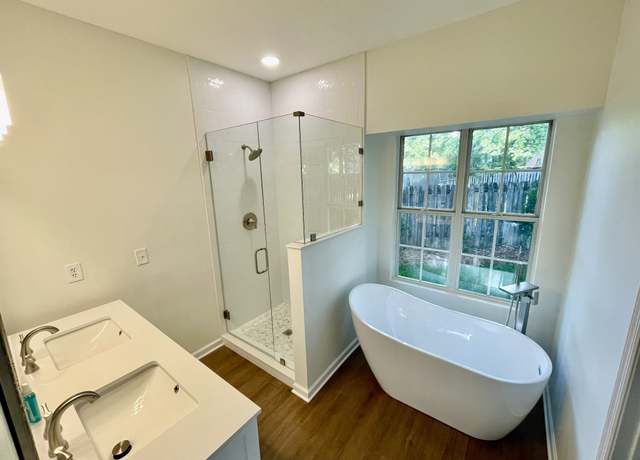 Property at 808 Split Oak Ct, Antioch, TN 37013, 3 beds, 2 baths