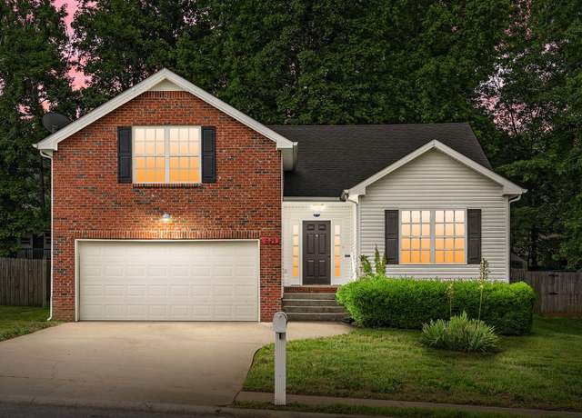 Property at 449 Piney Dr, Clarksville, TN 37042, 3 beds, 2 baths