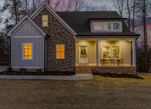 Property at 35 Greenview Dr, Dunlap, TN 37327, 4 beds, 2.5 baths