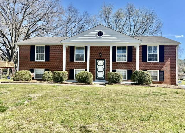 Property at 307 Heights Ave, Tullahoma, TN 37388, 3 beds, 2 baths