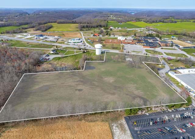 Property at 1131 W Broad St, Smithville, TN 37166, 3 beds, 2 baths