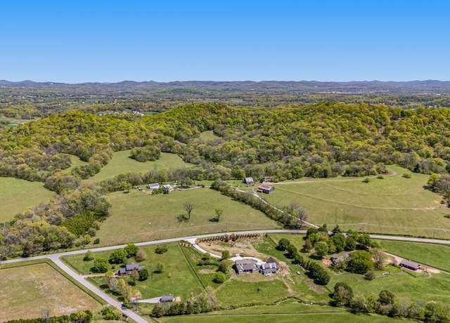 Property at 4540 Peytonsville Rd, Franklin, TN 37064, 3 beds, 2.5 baths