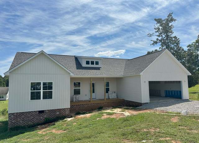 Property at 226 Blackberry Ln, Sparta, TN 38583, 3 beds, 2 baths