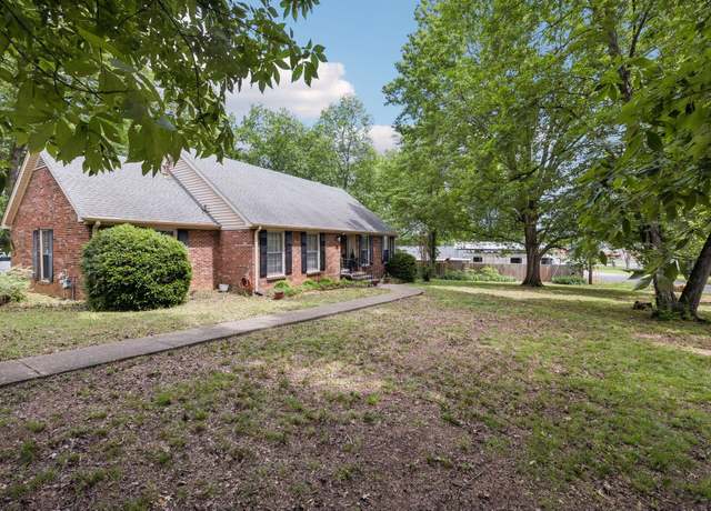 Property at 100 Townview Dr, Smyrna, TN 37167, 3 beds, 2 baths