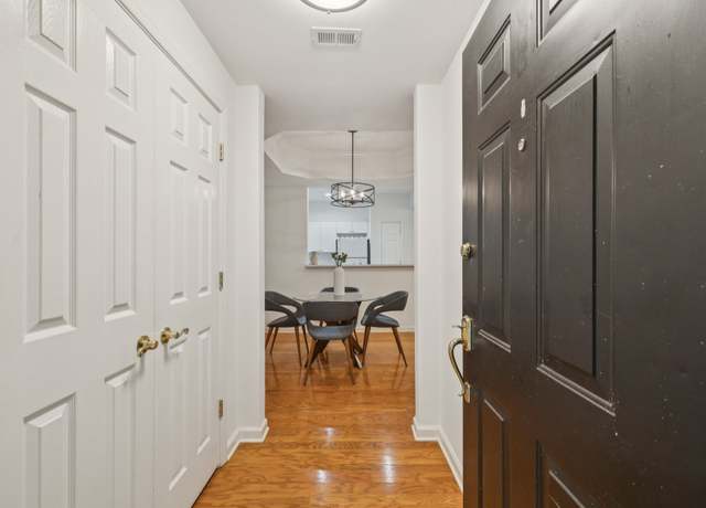 Property at 2025 Woodmont Blvd #223, Nashville, TN 37215, 2 beds, 2 baths