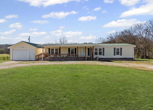 Property at 2190 New Lewisburg Hwy, Columbia, TN 38401, 3 beds, 2 baths