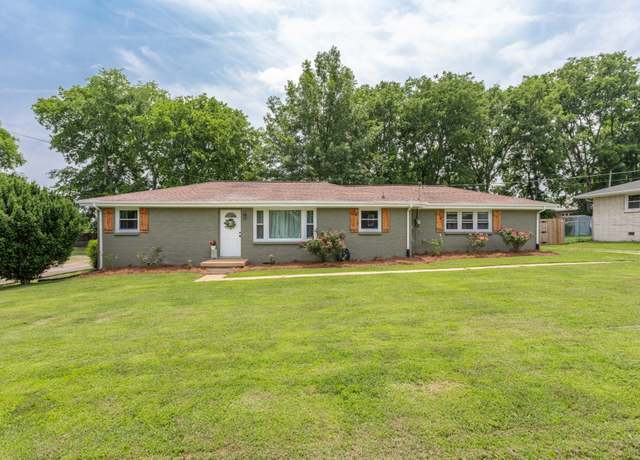 Property at 121 Haven St, Hendersonville, TN 37075, 3 beds, 1 bath