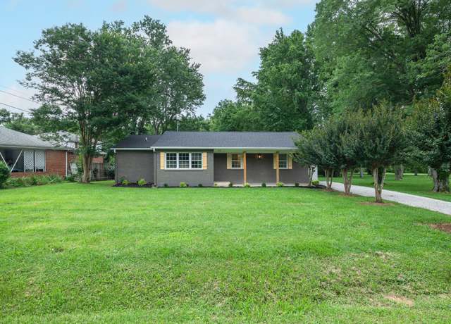 Property at 808 Maplehill Dr, Tullahoma, TN 37388, 4 beds, 2.5 baths