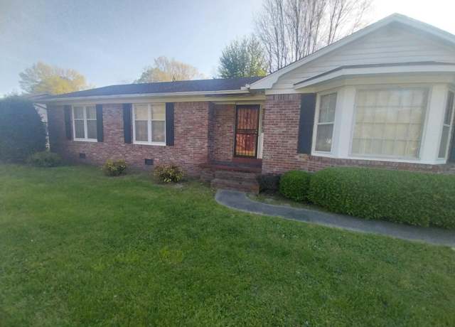Property at 147 Chickering Rd, Jackson, TN 38305, 3 beds, 2 baths