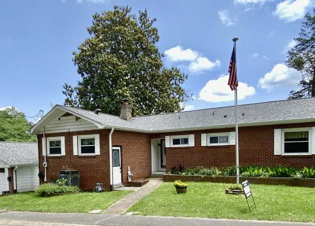 Property at 111 Malvern Rd, Oak Ridge, TN 37830, 3 beds, 2 baths