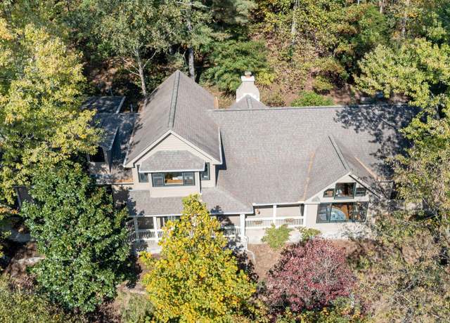 Property at 433 Grayson Dr, Nashville, TN 37205, 4 beds, 3 baths