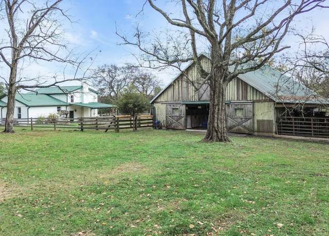 Property at 921 Hickory Hills Dr, Franklin, TN 37067, 3 beds, 2.5 baths