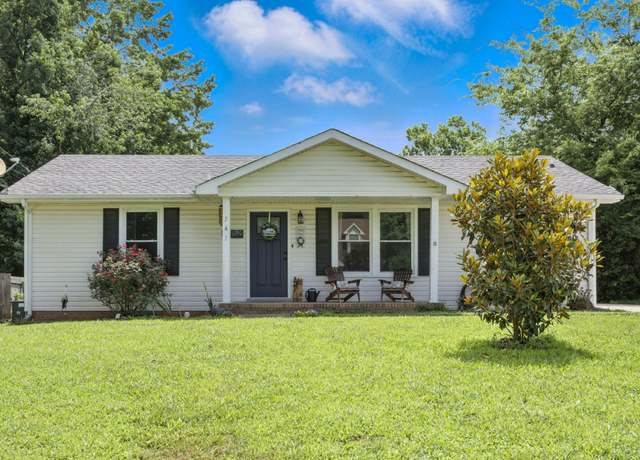 Property at 561 Danielle Dr, Clarksville, TN 37042, 3 beds, 2 baths
