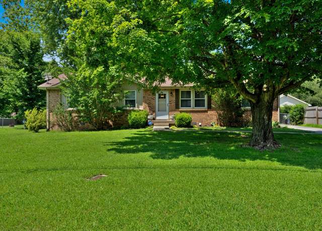 Property at 333 Welchwood Dr, Clarksville, TN 37040, 3 beds, 1.5 baths