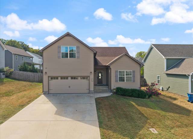 Property at 430 Woodtrace Dr, Clarksville, TN 37042, 3 beds, 2.5 baths