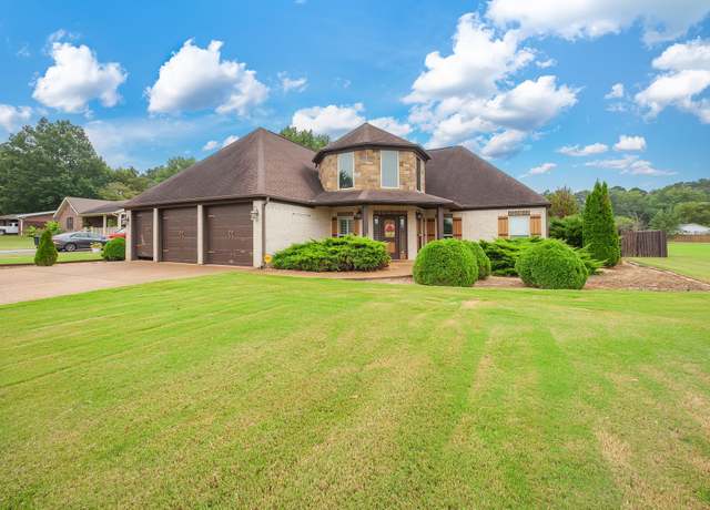 Property at 588 E Church St, Alamo, TN 38001, 4 beds, 3 baths