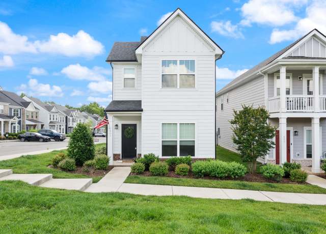 Property at 401 Queen Ln, Gallatin, TN 37066, 3 beds, 2.5 baths