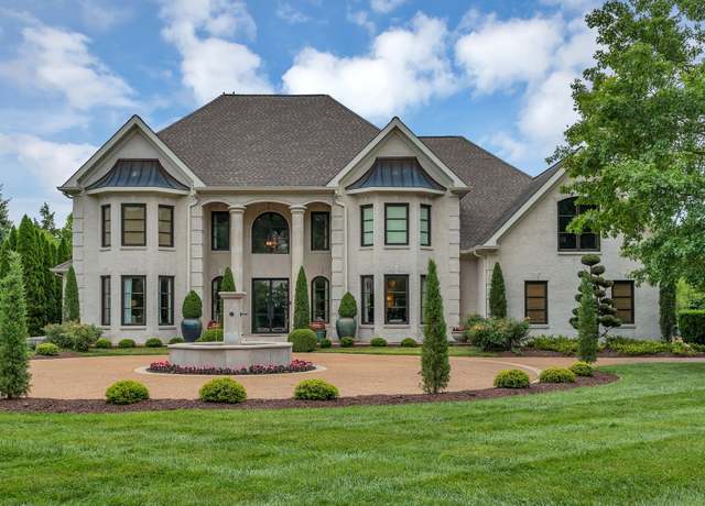 Property at 238 Pelham Dr, Brentwood, TN 37027, 4 beds, 3.5 baths