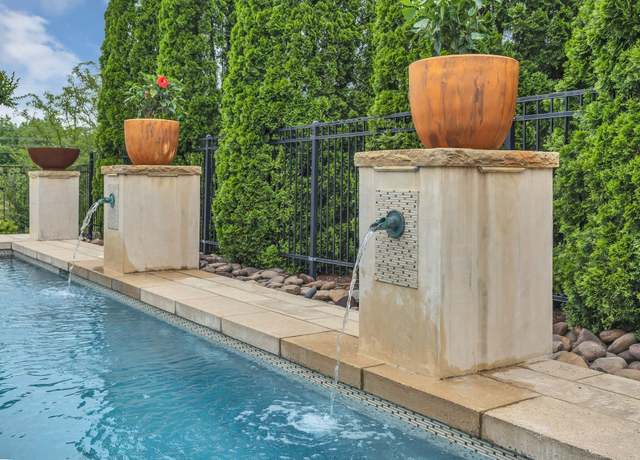 Property at 238 Pelham Dr, Brentwood, TN 37027, 4 beds, 3.5 baths