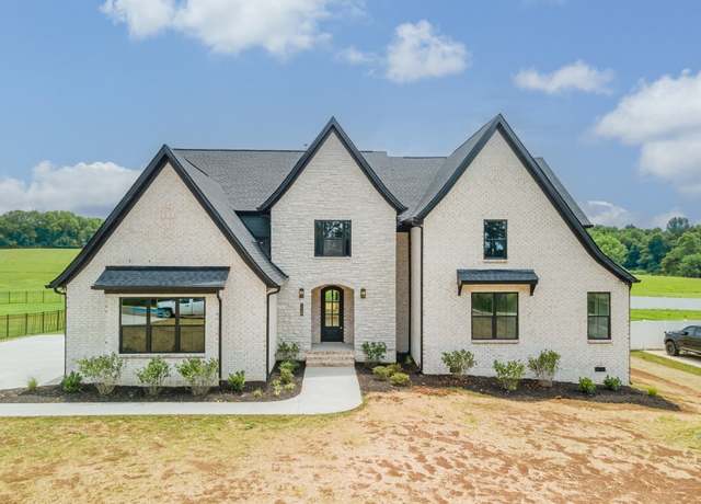 Property at 1048 Peyton Pl, Columbia, TN 38401, 3 beds, 3.5 baths