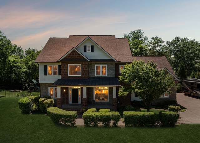 Property at 2203 Oakleaf Ct, Franklin, TN 37064, 4 beds, 4 baths