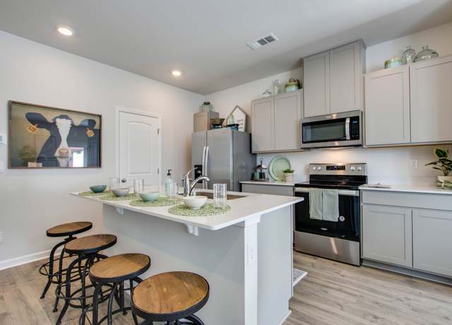 Property at 229 Hazel Ln, Lebanon, TN 37087, 3 beds, 2.5 baths