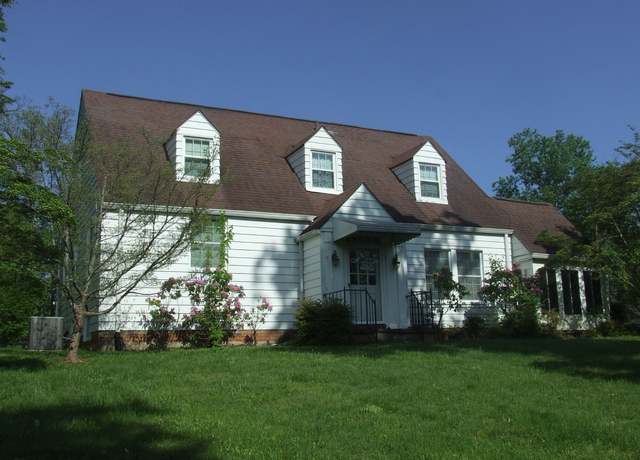 Property at 119 W End Ave, Mcminnville, TN 37110, 4 beds, 2 baths
