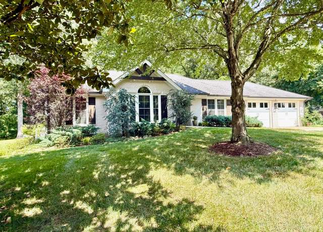 Property at 234 Longwood Ln, Clarksville, TN 37043, 3 beds, 2.5 baths