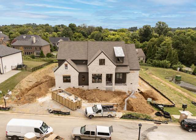 Property at 1006 Laguna Dr, Franklin, TN 37067, 4 beds, 4.5 baths