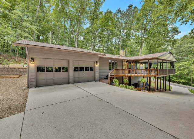 Property at 166 Rotherham Dr, Crossville, TN 38558, 3 beds, 2.5 baths