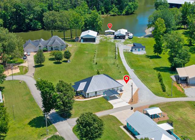 Property at 318 Yarbro Harbor Dr, Decaturville, TN 38329, 3 beds, 2.5 baths