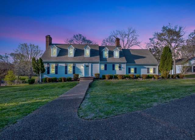 Property at 121 Grassland Dr, Gallatin, TN 37066, 3 beds, 2.5 baths