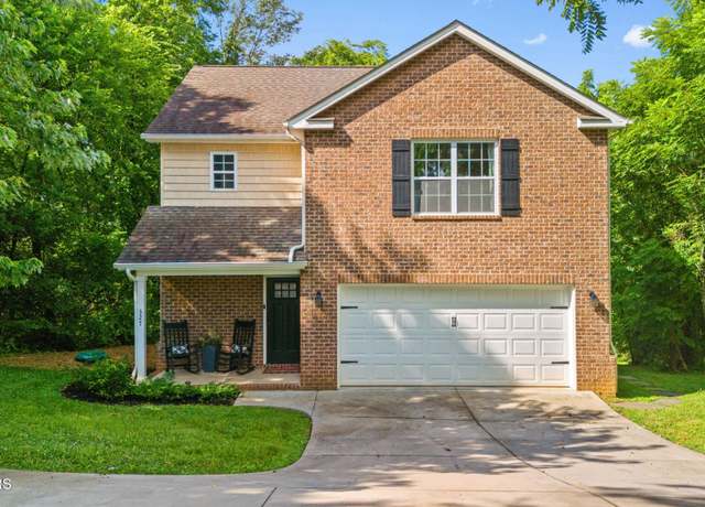 Property at 327 Brown School Rd, Maryville, TN 37804, 3 beds, 2.5 baths