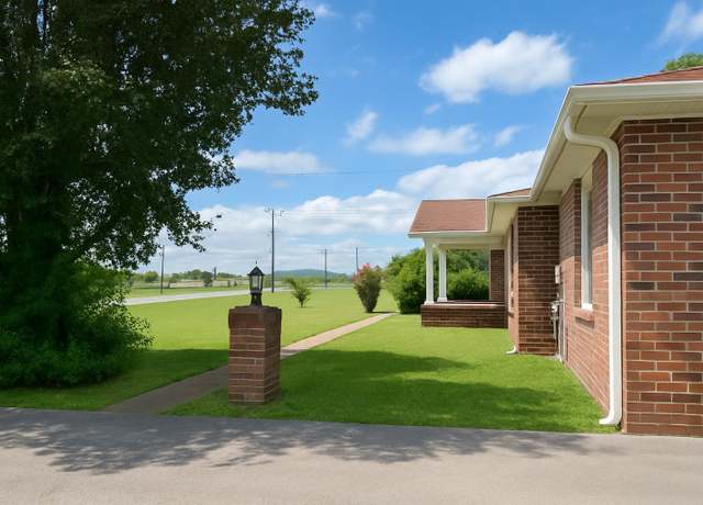 Property at 620 Franklin Rd, Lebanon, TN 37087, 3 beds, 2 baths